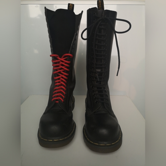 Vintage Dr Martens 1942 black lace up knee high boots - Picture 3 of 8
